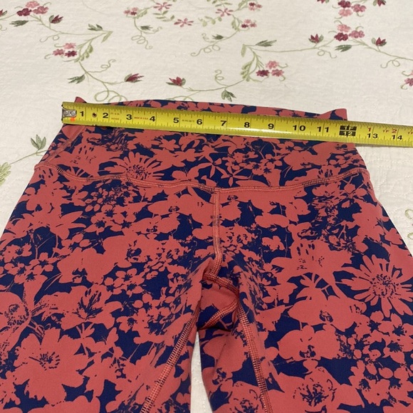 Lululemon Final Lap Crop *23 sz 6 Floral Efflorescent Dark Canyon Onyx Blue - Picture 10 of 12